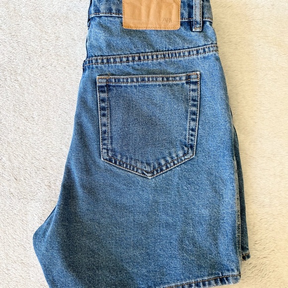 Zara Demin Hight Rise Shorts - Picture 3 of 7